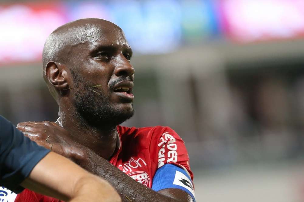 Julio Tavares, Dijon