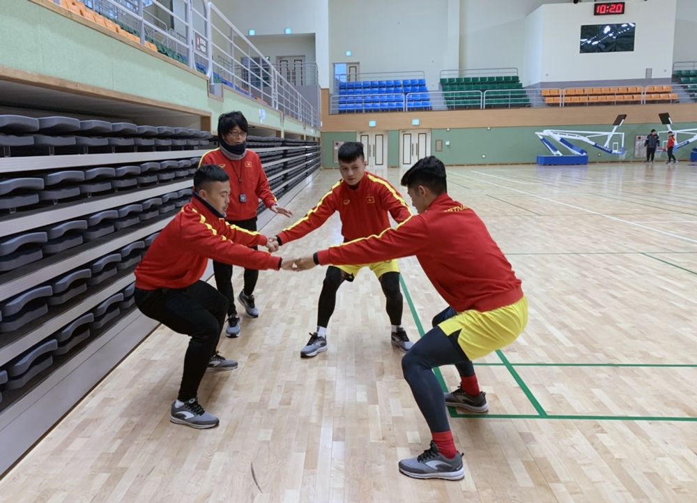 U23 Việt Nam. VCK U23 châu Á 2020. Tình hình chấn thương U23 Việt Nam. Quang Hải. Thanh Thịnh. Trọng Hùng. Đình Trọng. Trực tiếp bóng đá. Link xem bóng đá. Tin U23 Việt Nam. U23 Việt Nam. Trực tiếp U23 châu Á. Xem U23 châu Á ở đâu. Quang Hải. Đình Trọng. Park Hang-Seo. Trực tiếp VTV6.
