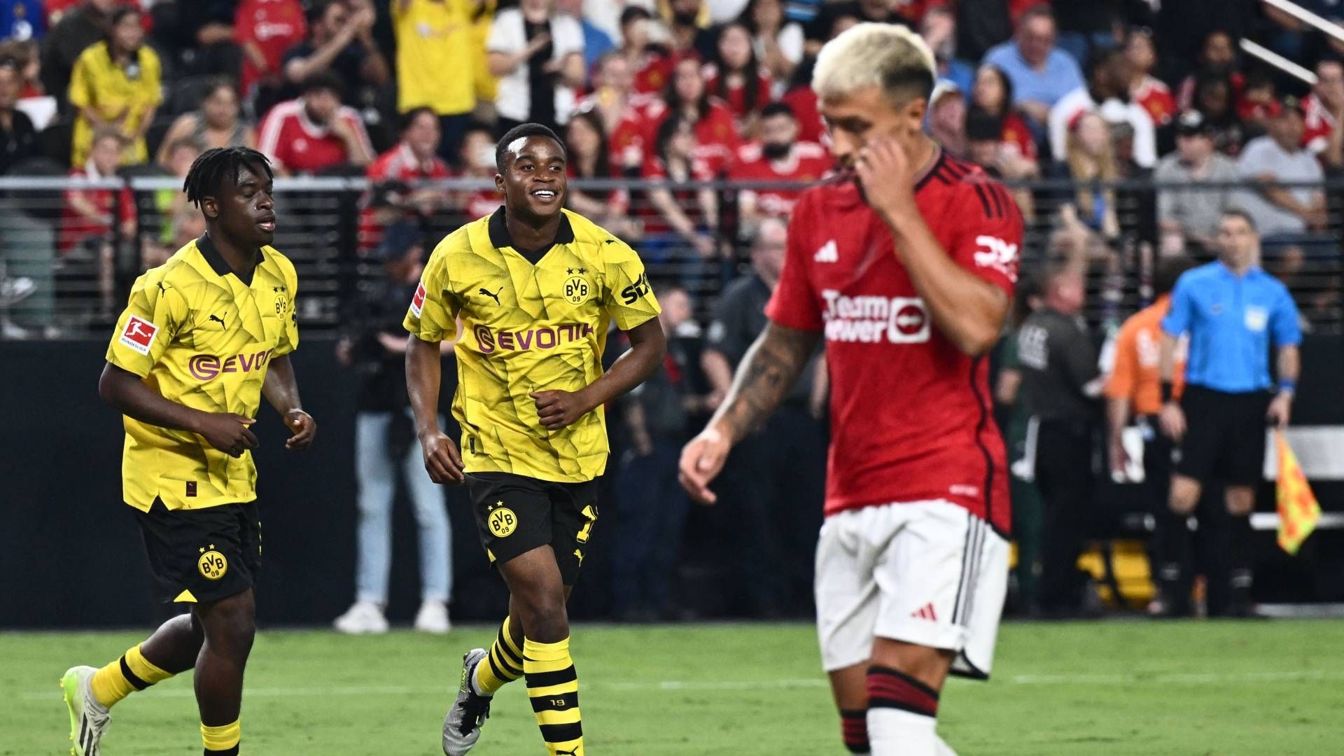 Lisandro Man United Dortmund