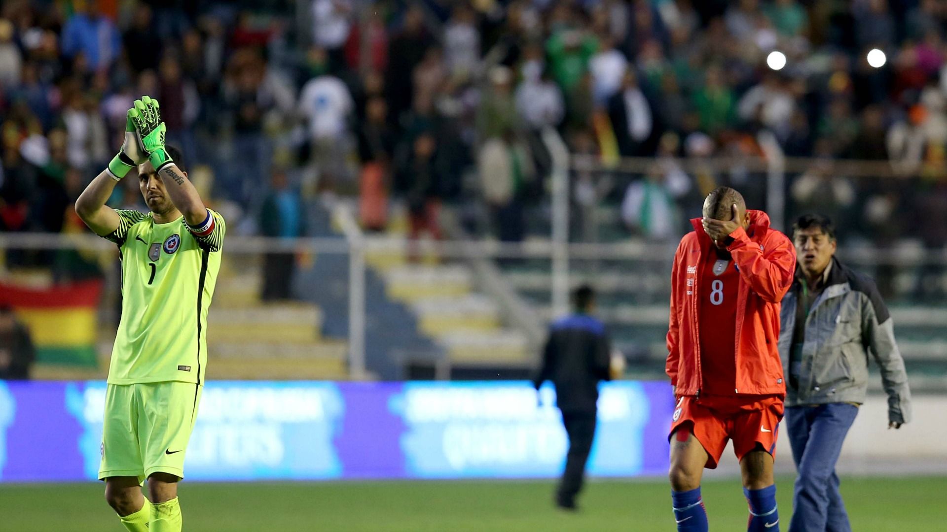 Claudio Bravo - Arturo Vidal