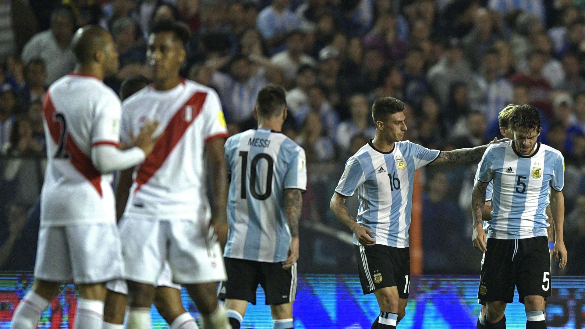 Fernando Gago Argentina Peru World Cup qualifying