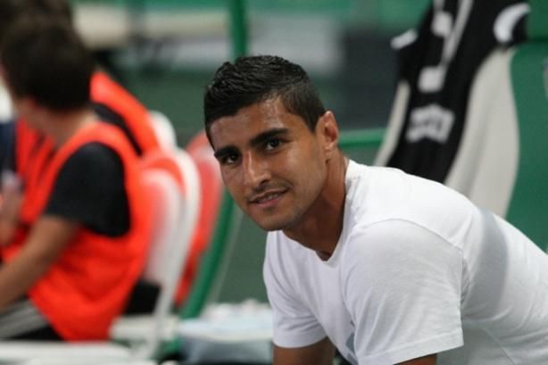 محترف فريق الهلال الجديد إيلتون ألميدا