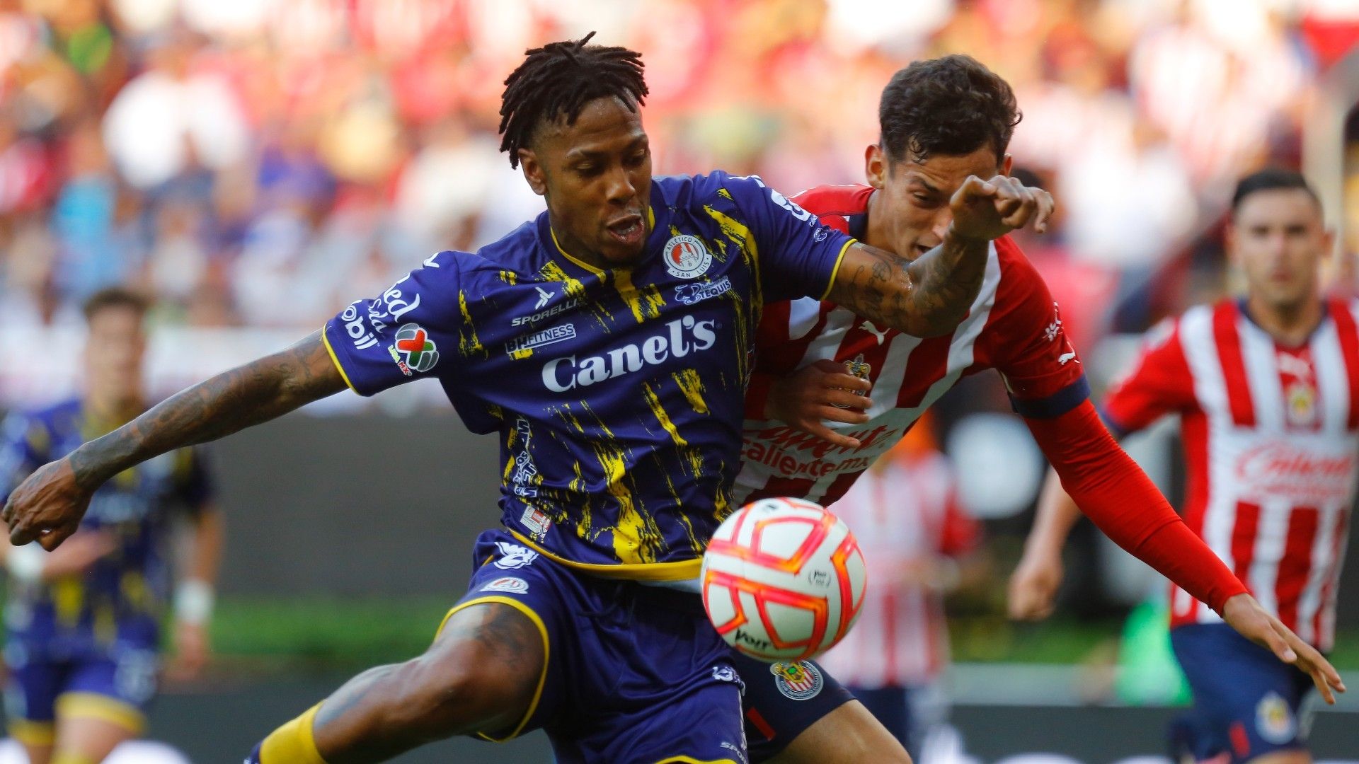 Jesís Orozco Abel Hernández Chivas San Luis Apertura 2022