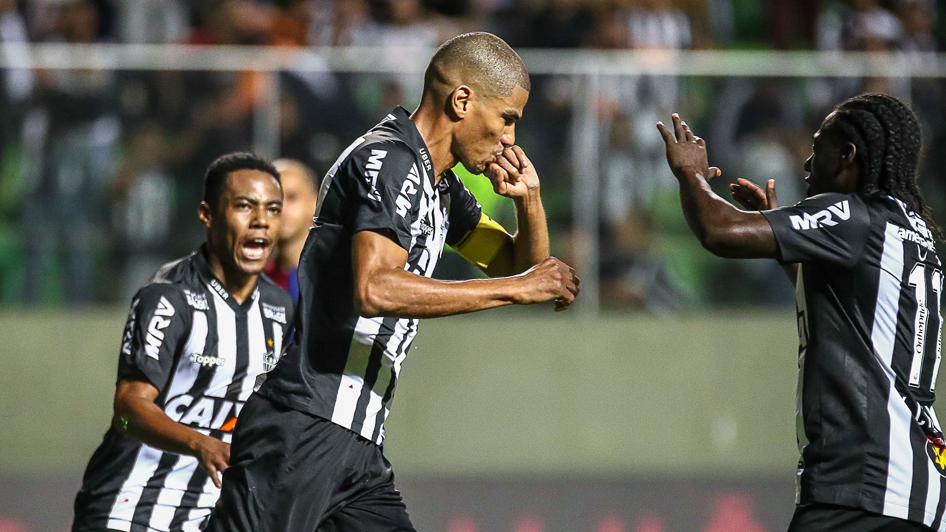 Leonardo Silva Yimmi Chara Elias Atletico-MG Parana Brasileirao Serie A 25072018