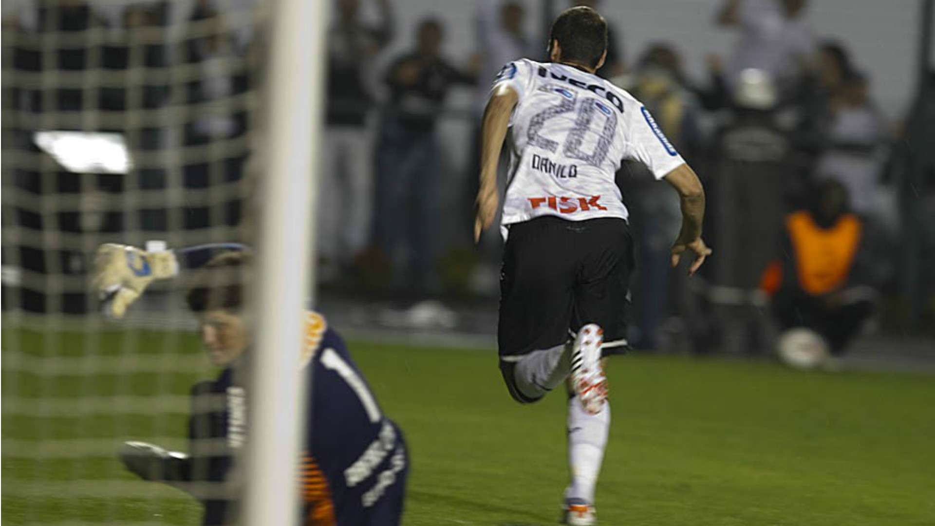 Danilo - Corinthians x Santos (Libertadores 2012)