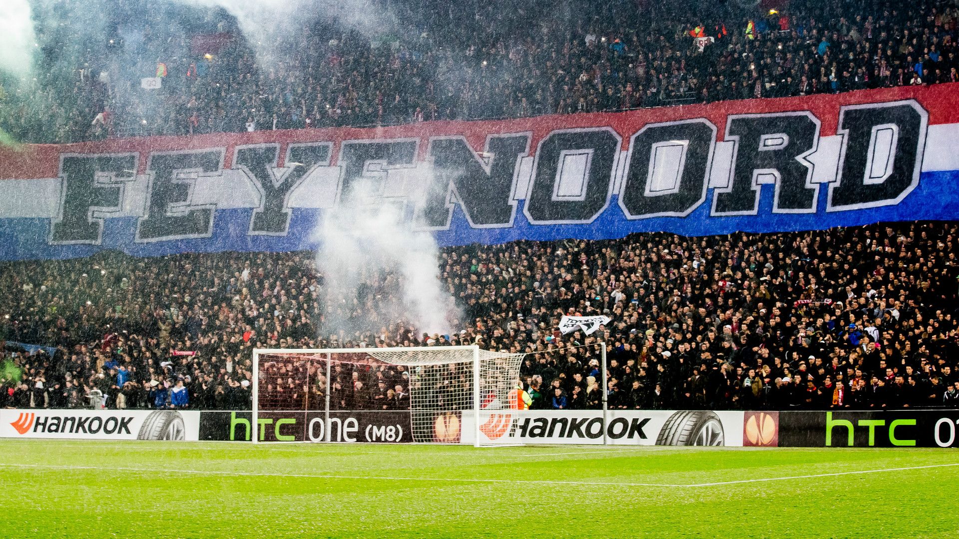Feyenoord AS Roma Europa League De Kuip fans 02262015