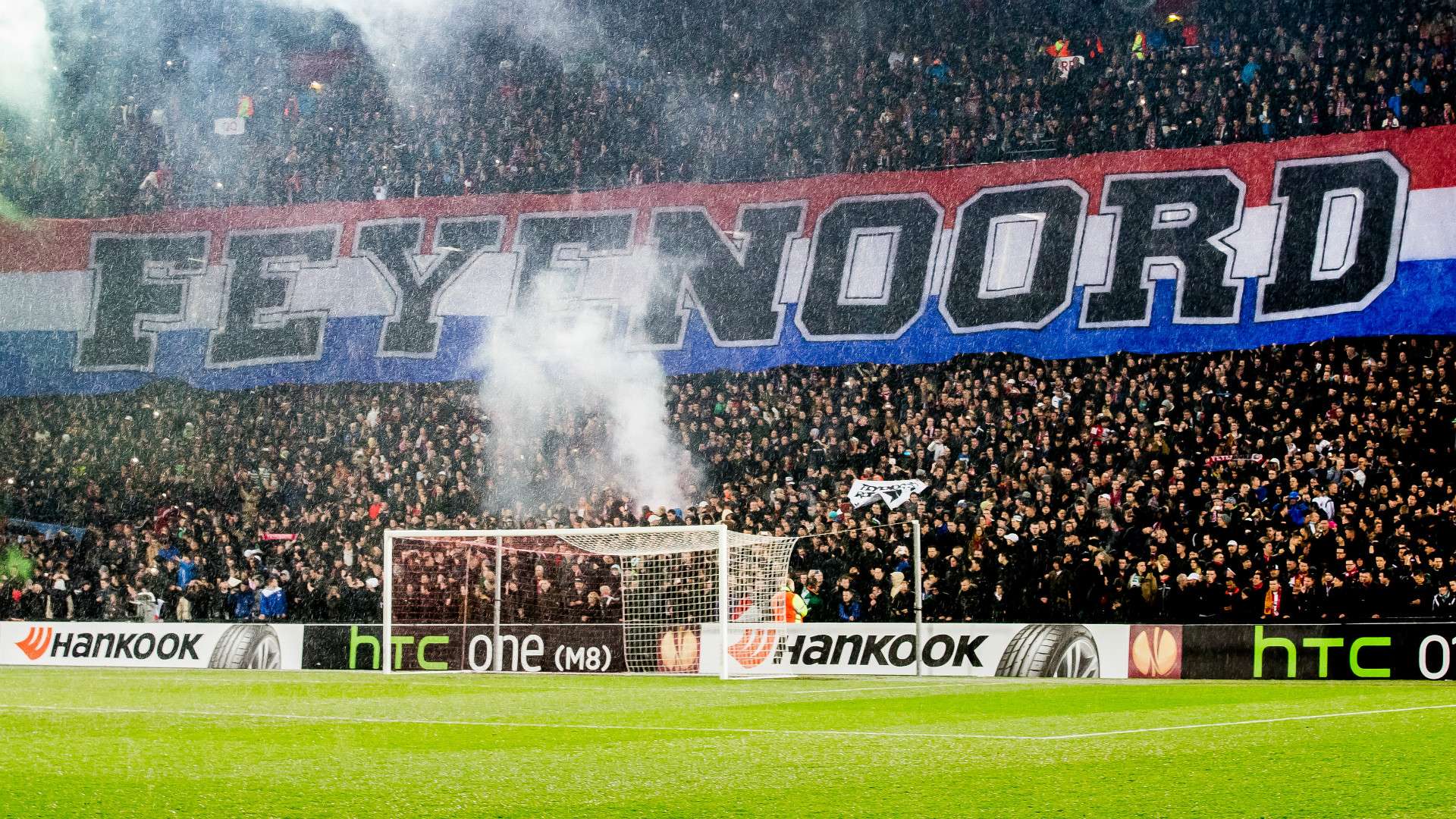 Feyenoord AS Roma Europa League De Kuip fans 02262015
