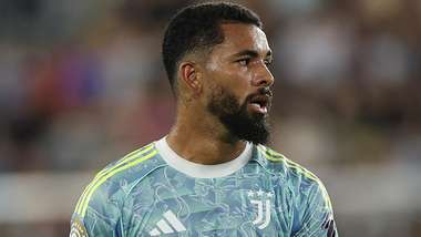 douglas%20luiz%20juventus%202025%202026%2016%209%20dentro%20pezzo.jpg
