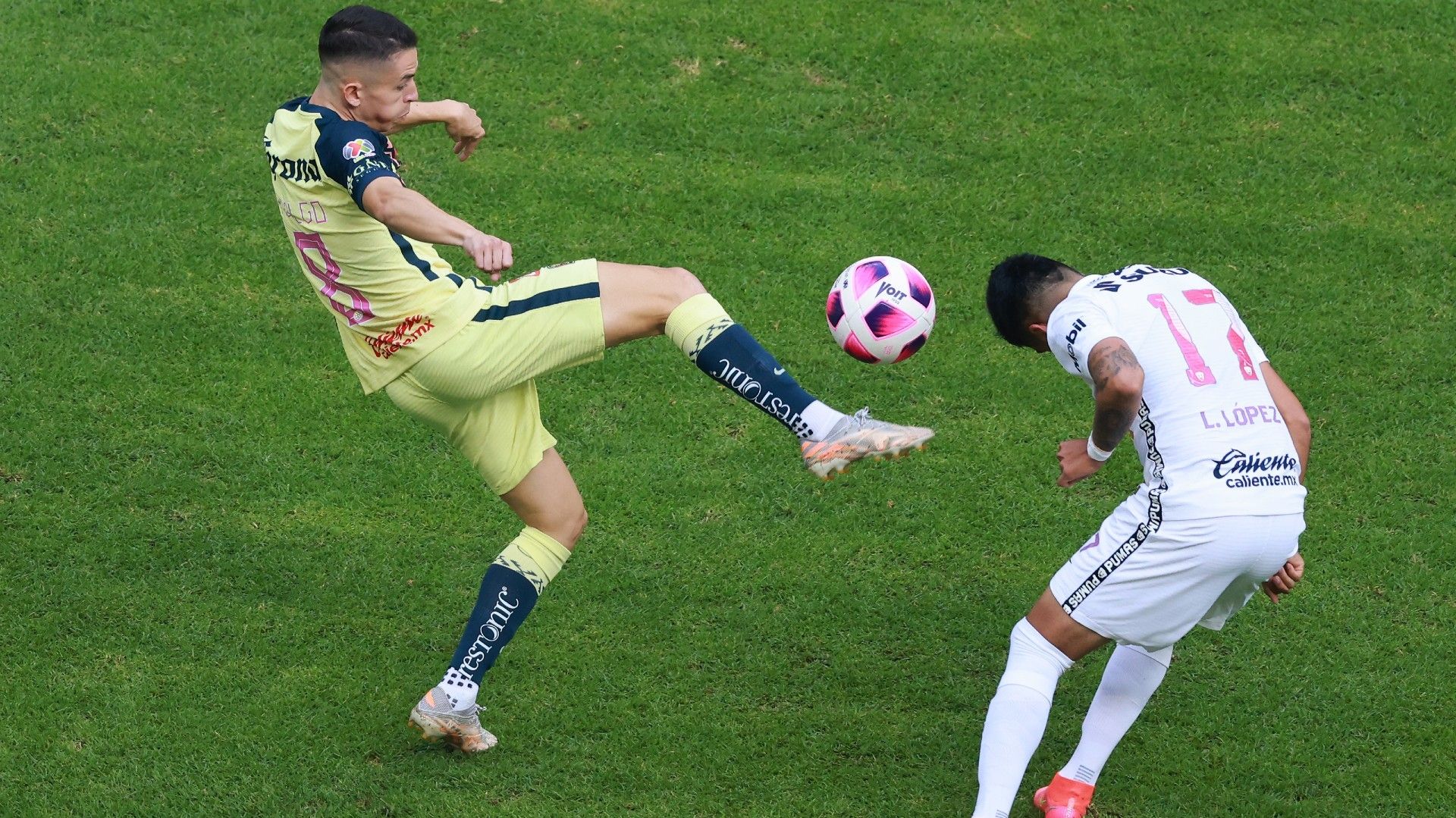 América Pumas Álvaro Fidalgo Leo López