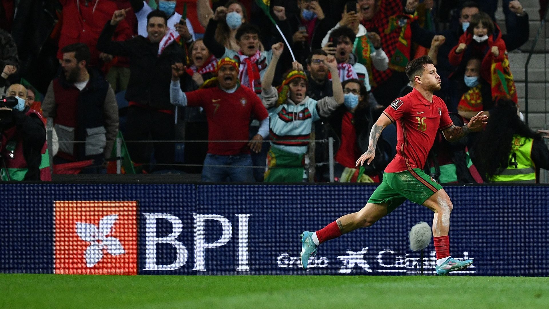 Otavio Portugal Turkey celebrating