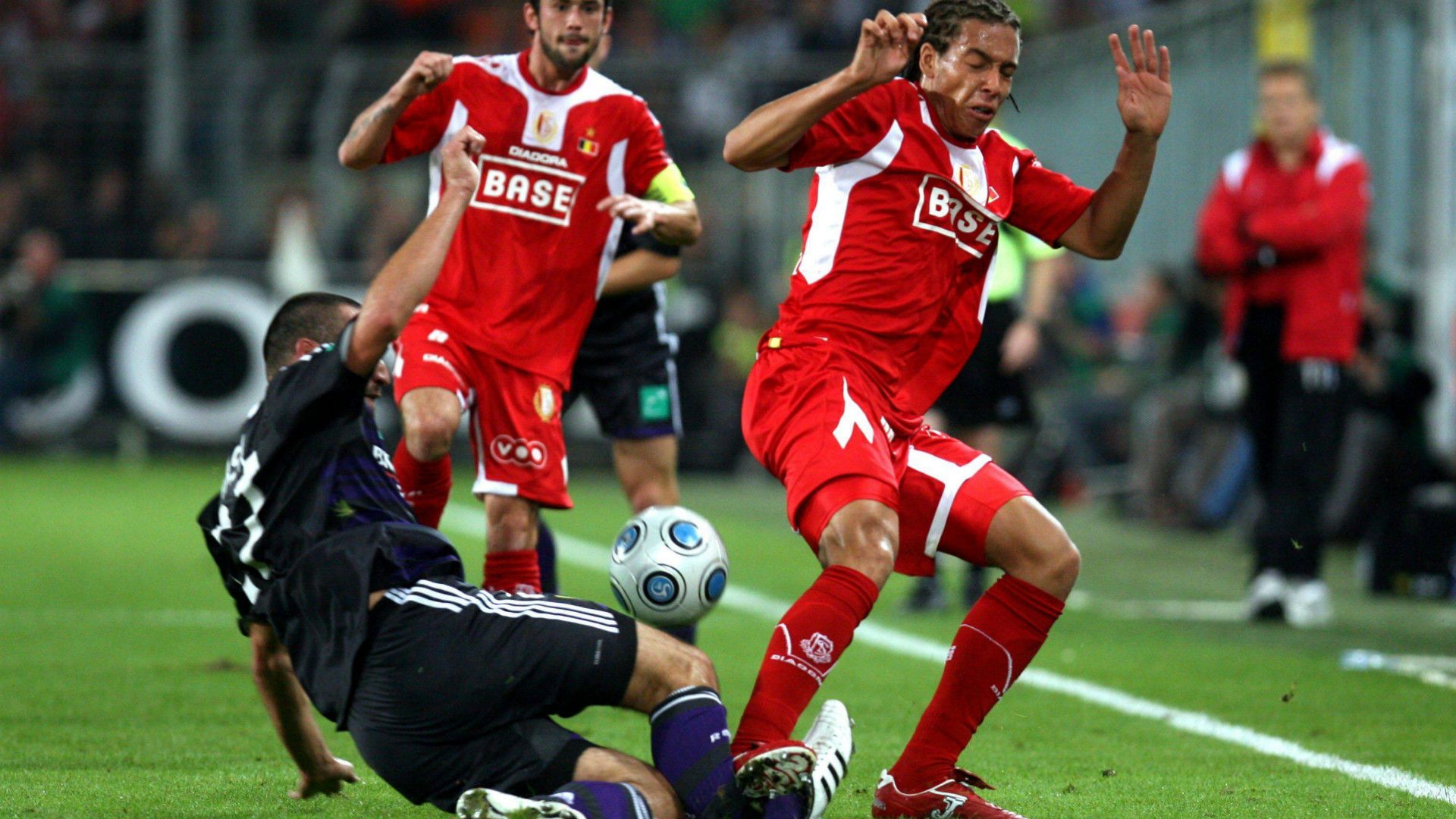 ONLY GERMANY Axel Witsel Marcin Wasilewski Anderlcht Standard