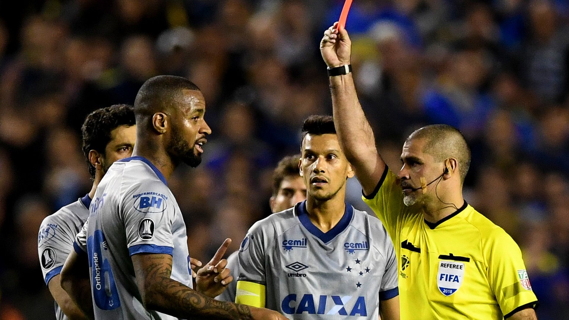 Dede Eber Aquino vermelho Boca Cruzeiro Libertadores 19092018