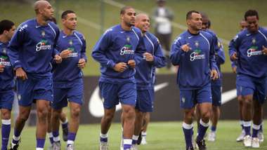 Ricardo Oliveira Adriano Ronaldo Ronaldinho Gaúcho Cafu Seleção Brasileira 2005