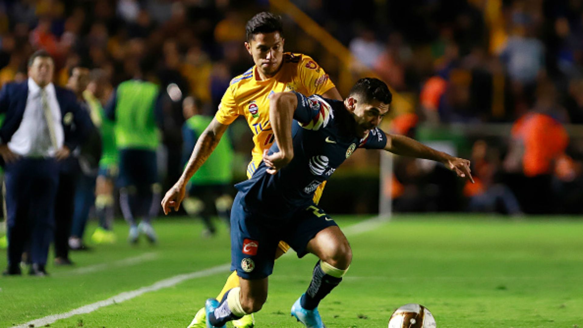 Carlos Salcedo Tigres