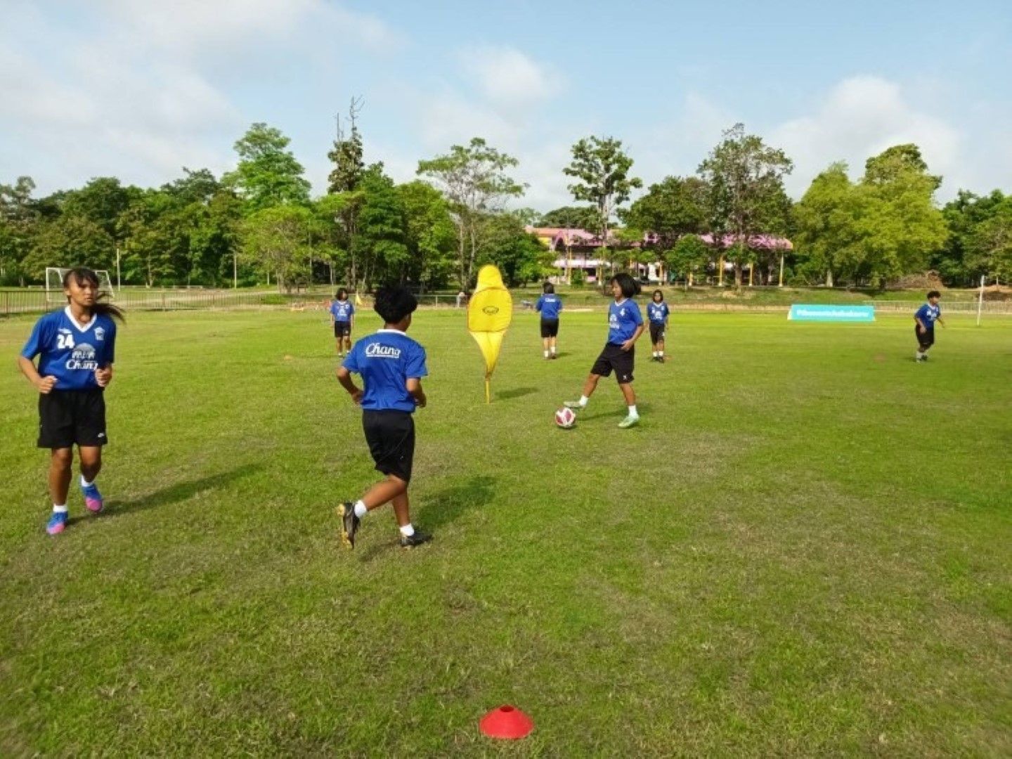 ”ช้าง ฟุตบอล คอมมูนิตี้” จ.สุรินทร์