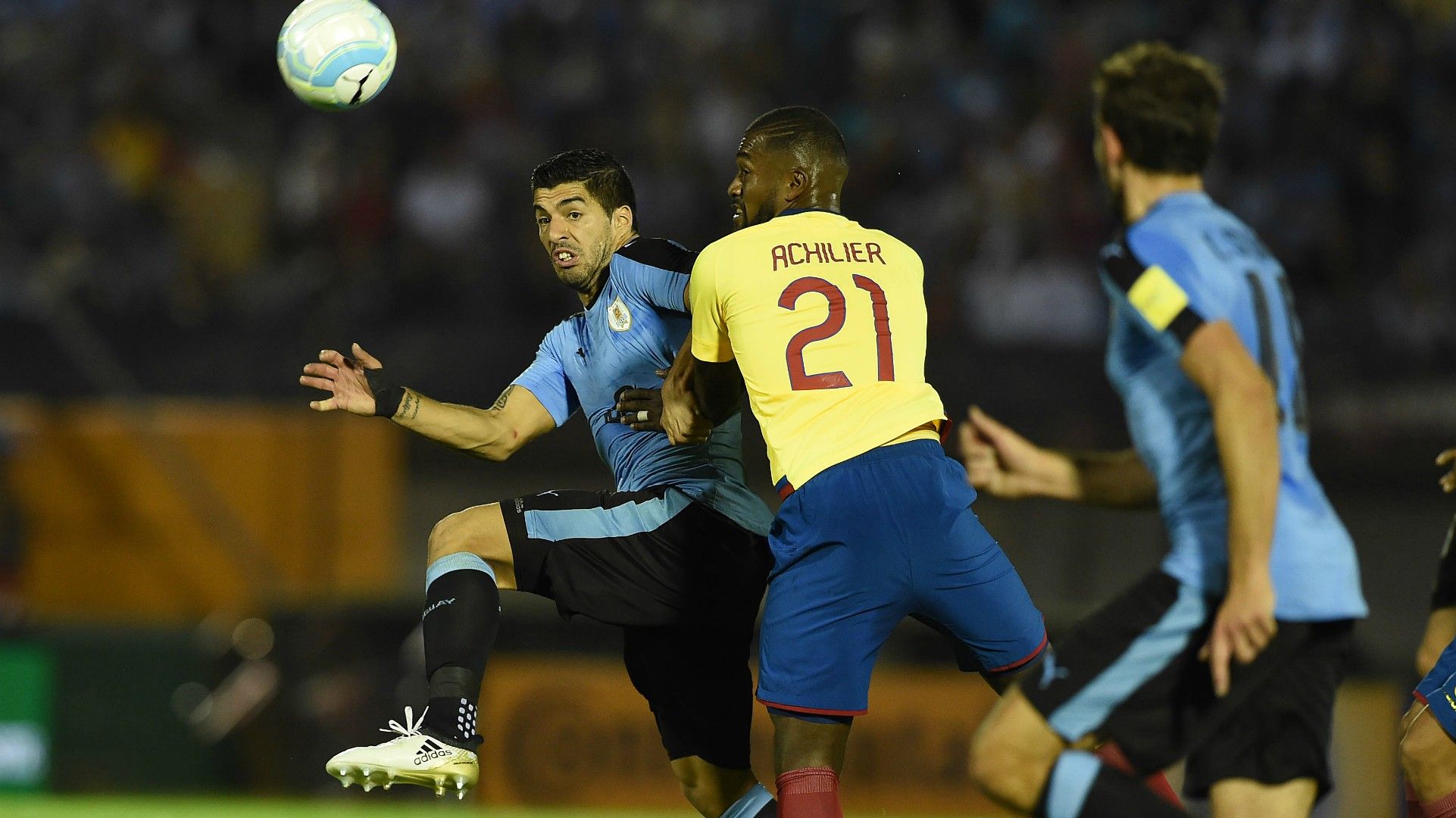 Uruguay Ecuador Luis Suárez Gabriel Achilier