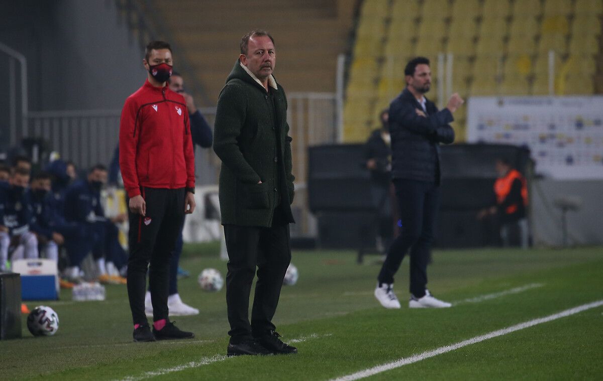 Sergen Yalcin Besiktas Coach vs. Fenerbahce 11/29/20
