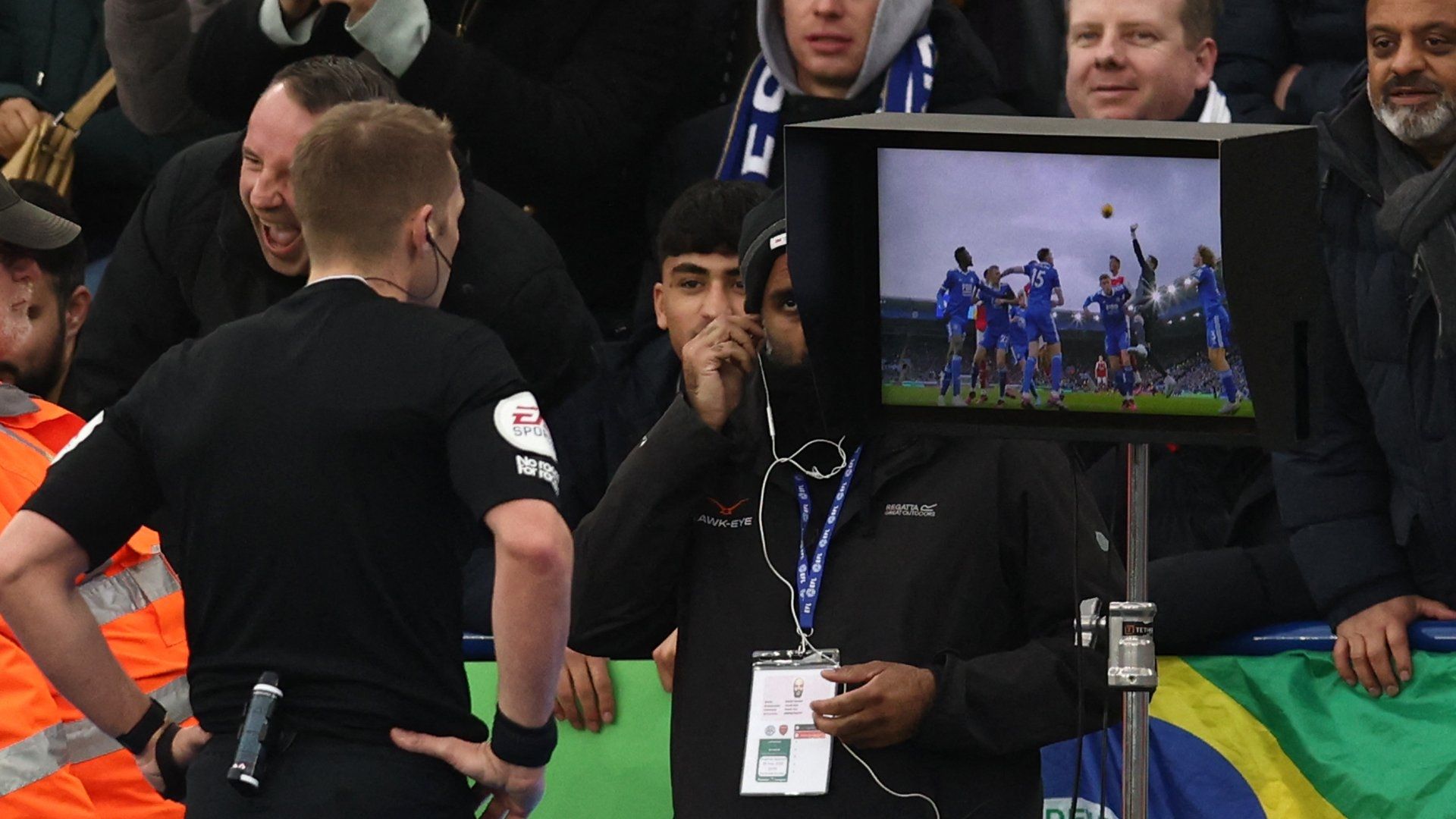 Referee Craig Pawson VAR Leicester Arsenal 2022-23