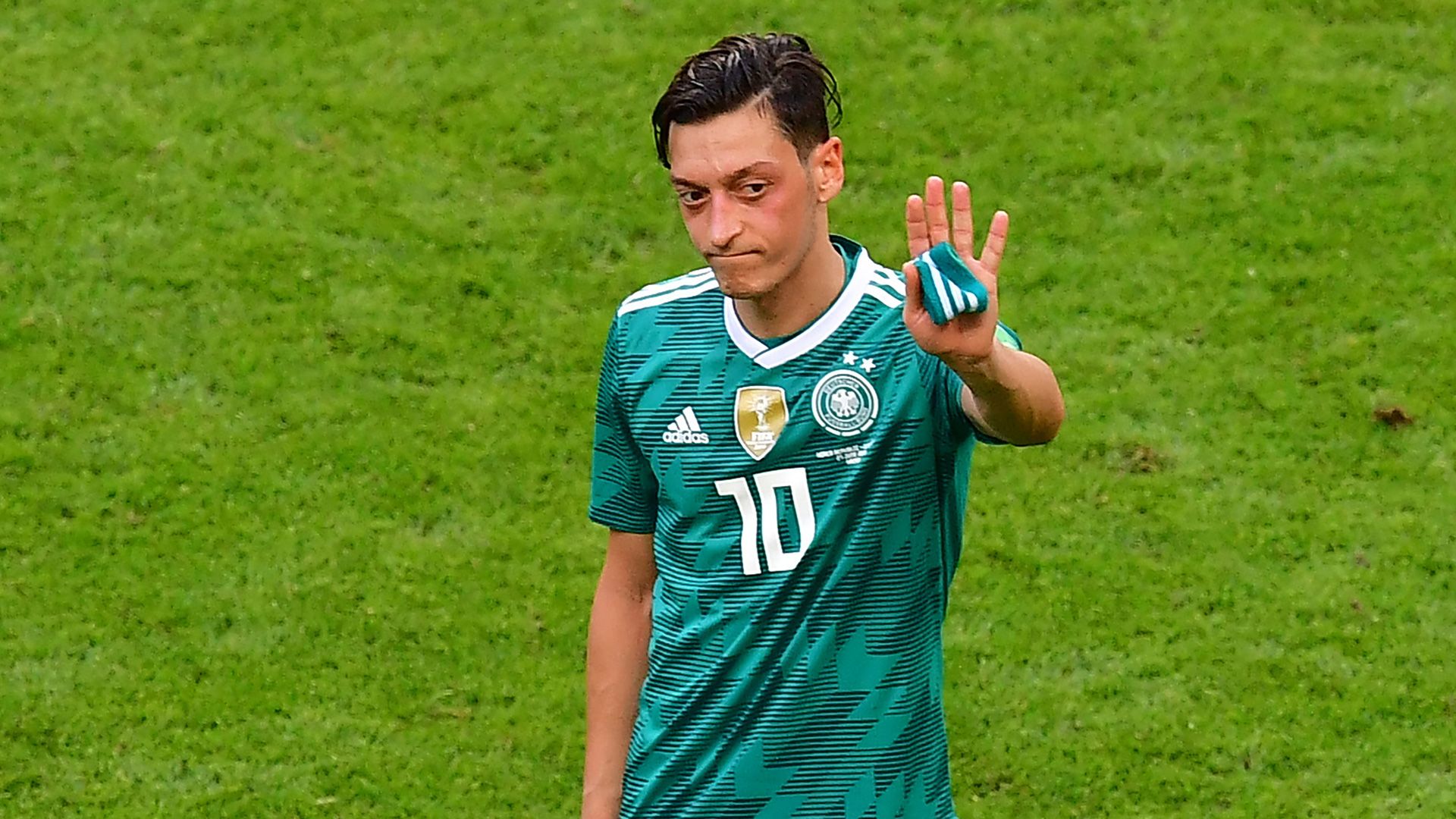 Mesut-Özil-DFB-27062018