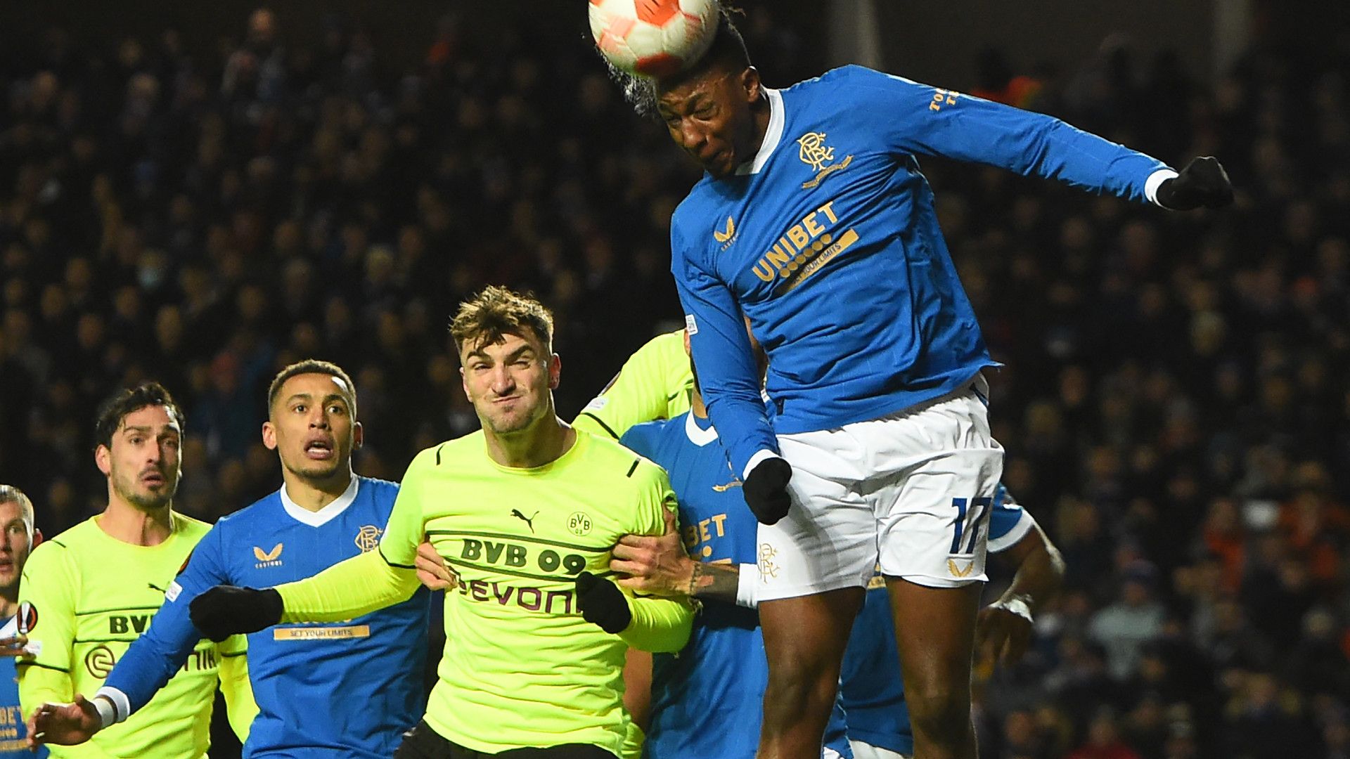 THOMAS MEUNIER BORUSSIA DORTMUND EUROPA LEAGUE 24022022