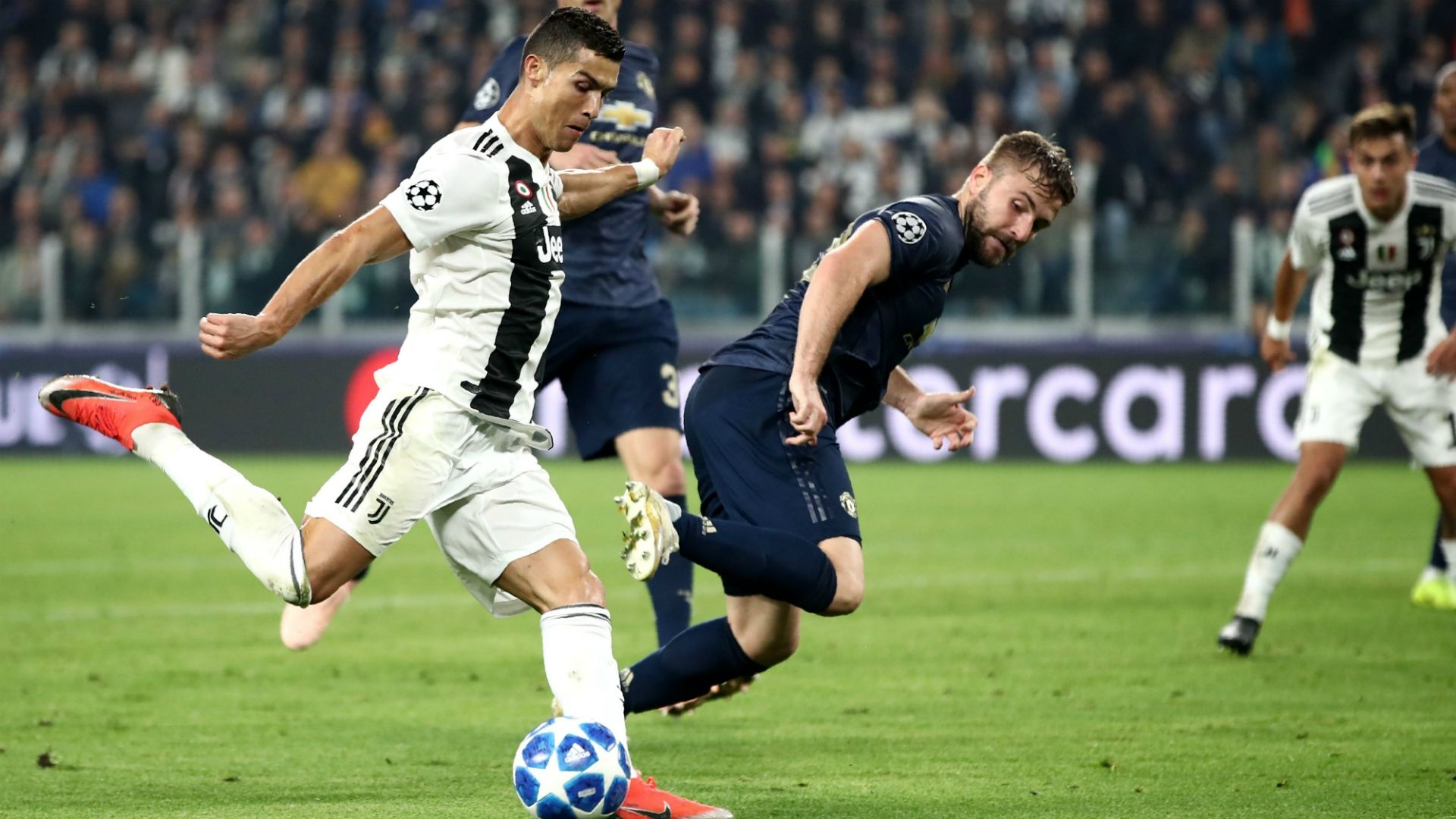 Cristiano Ronaldo Luke Shaw Juventus Manchester United
