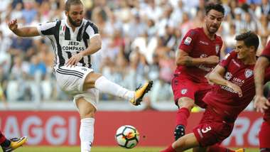 Higuain Juventus Cagliari Serie A