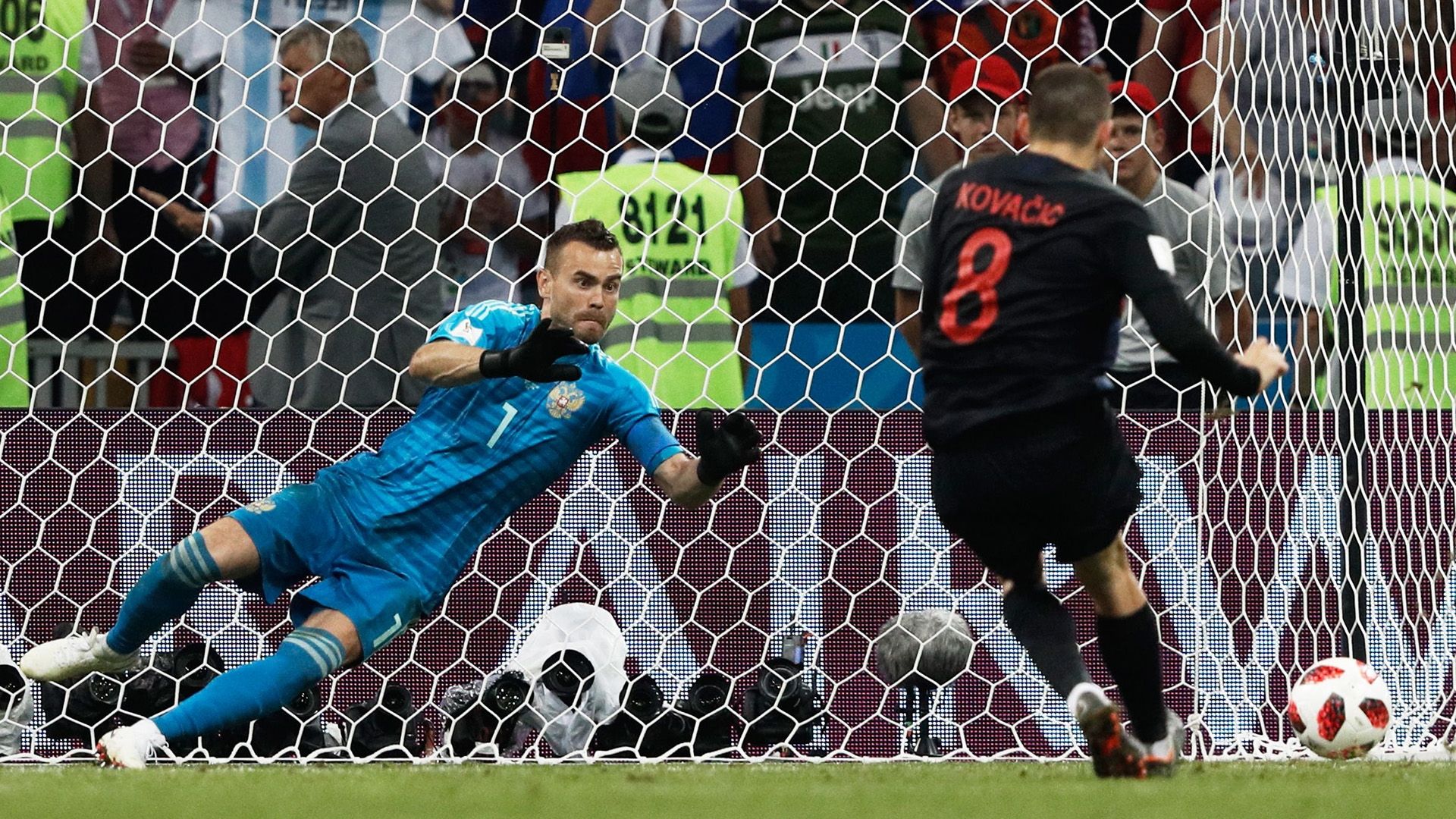Mateo Kovacic Igor Akinfeev Russia Croatia