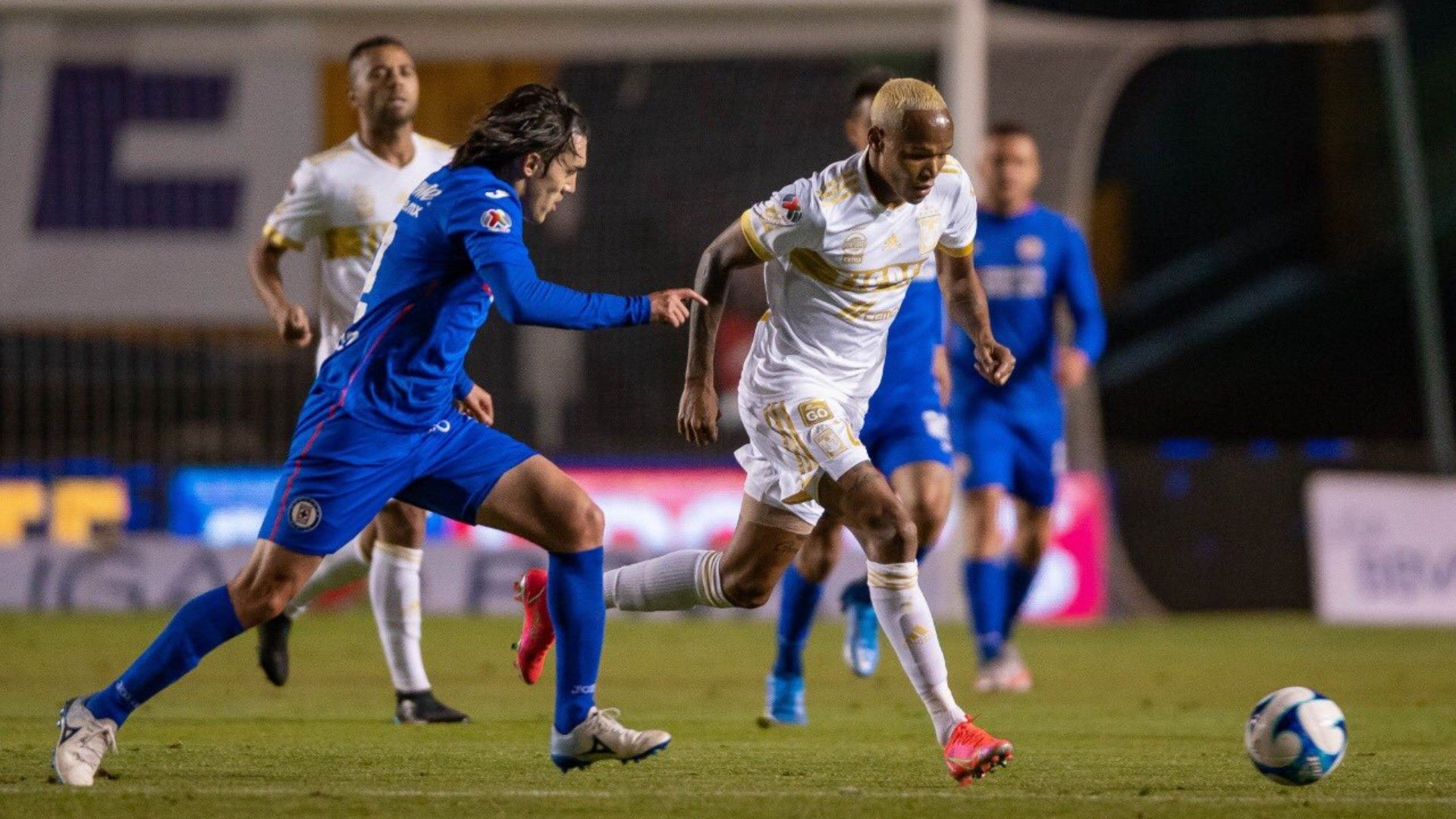 Luis Quiñones Joaquín Martínez Tigres vs Cruz Azul Guardianes 2021