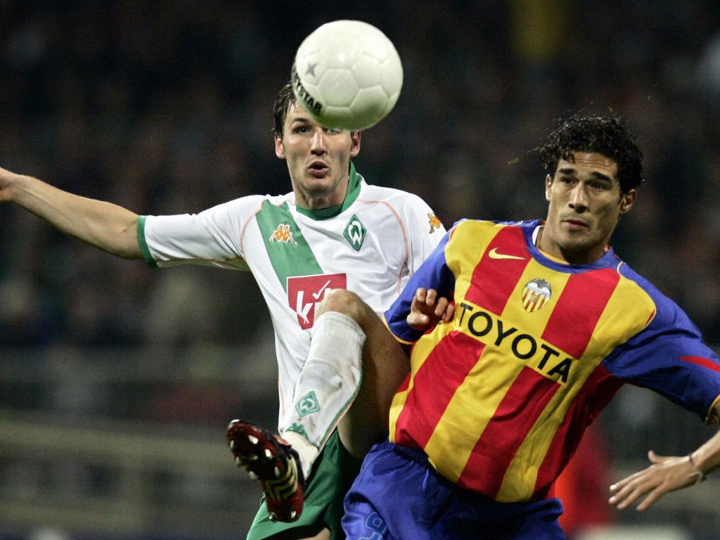 Christian Schulz Bernardo Corradi Werder Bremen Valencia UEFA Champions League 09292004