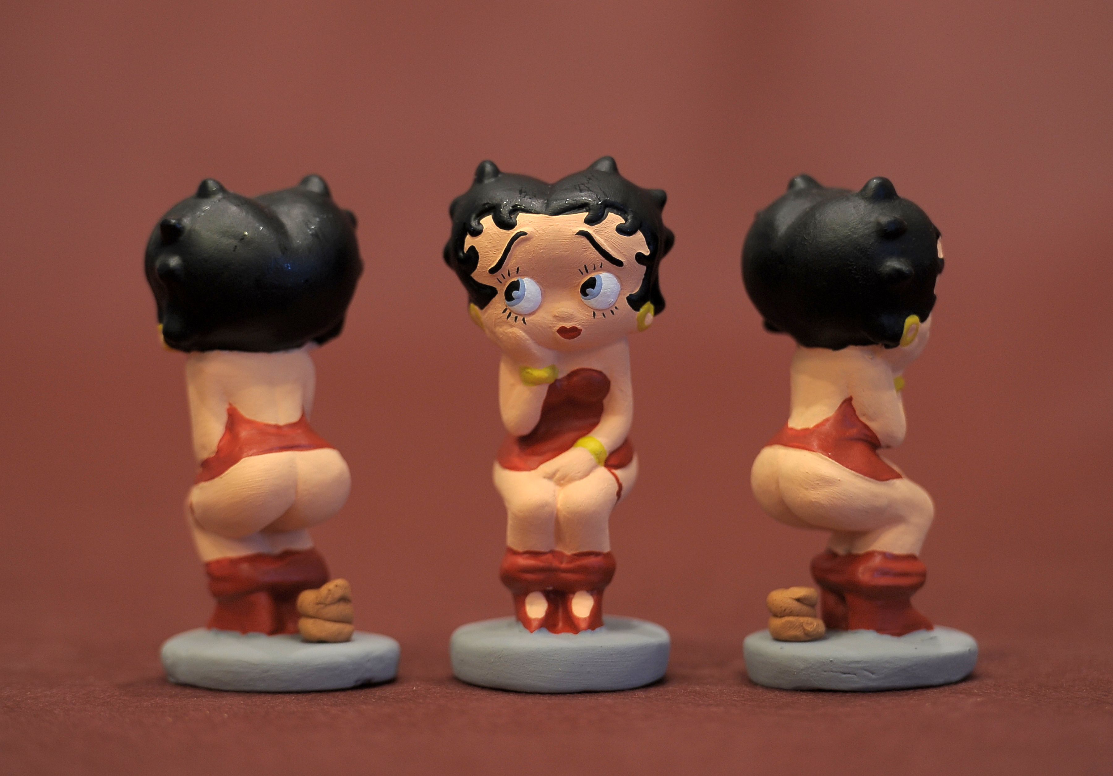 Rank it up : เขวี้ยงมาได้! รวมสุดยอด 10 ของแปลกถูกปาลงสนาม