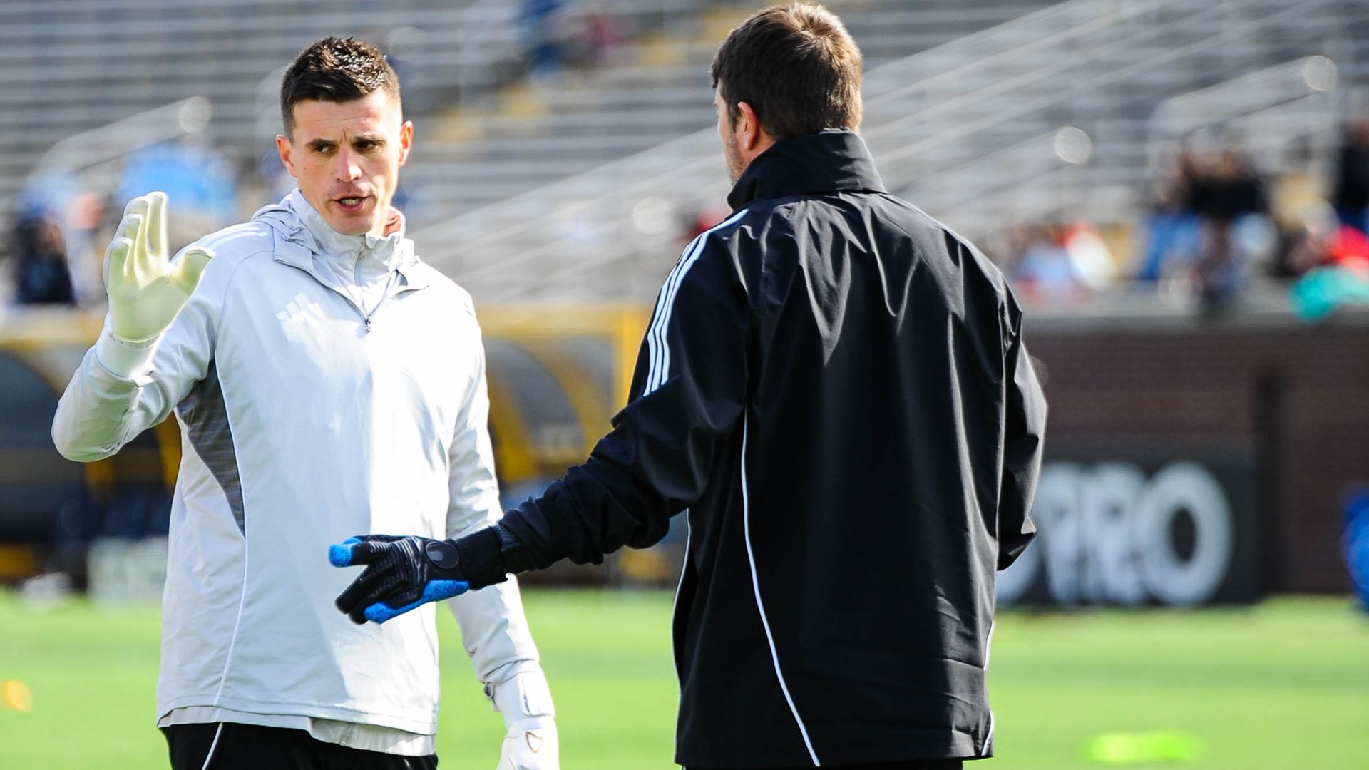 Eldin Jakupovic warmups