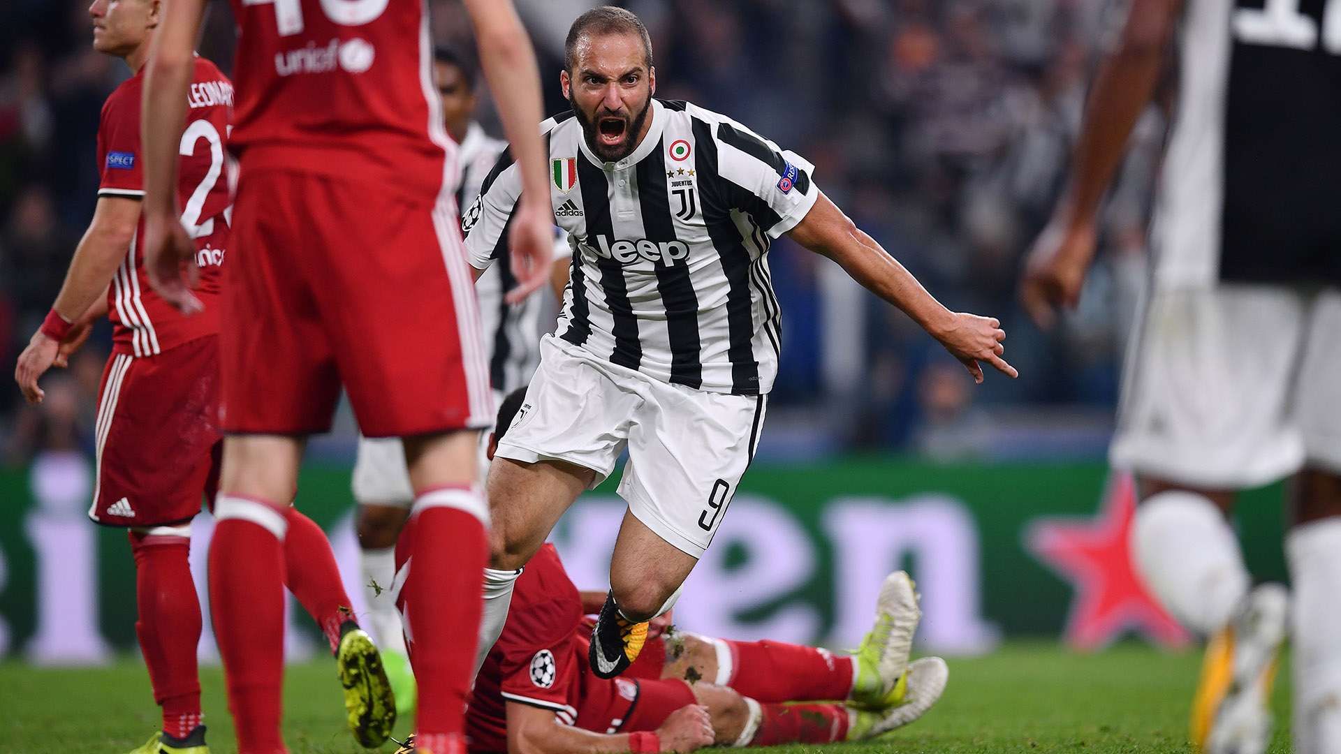 Gonzalo Higuain Juventus Olympiacos Champions League