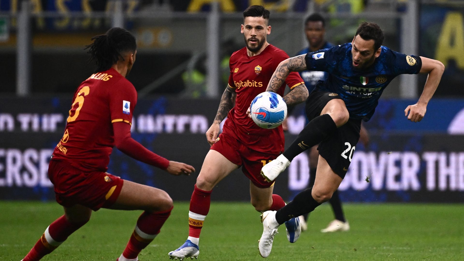 Hakan Calhanoglu Inter Roma Serie A