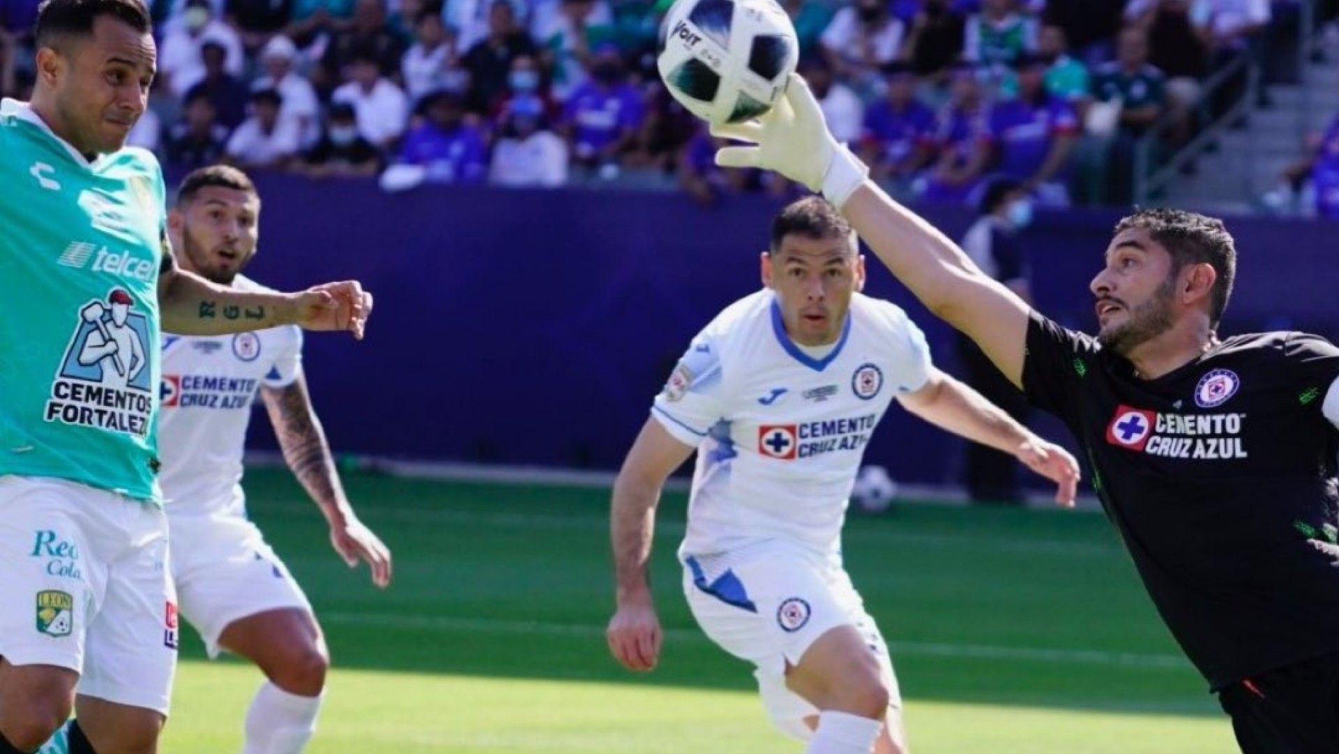 Cruz Azul León Apertura 2021 José de Jesús Corona Luis Montes