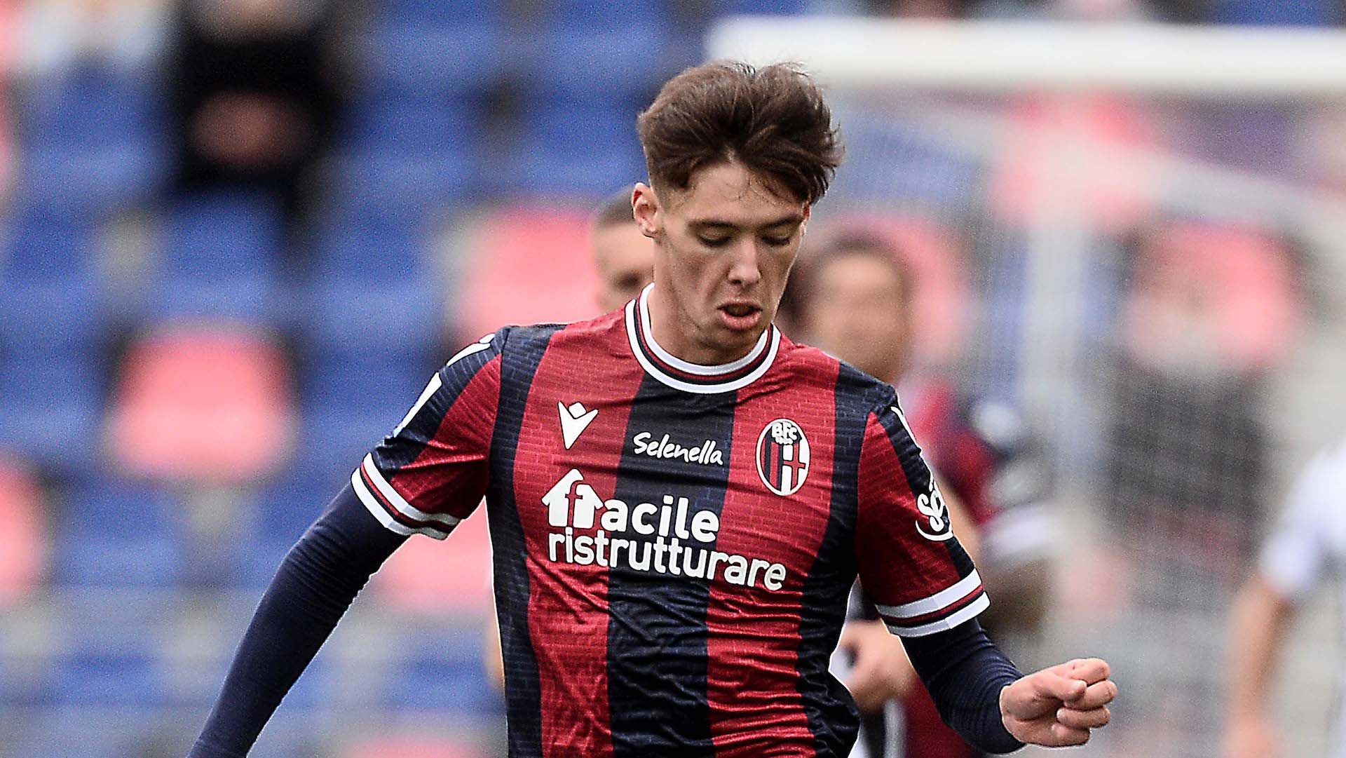 Aaron Hickey Bologna