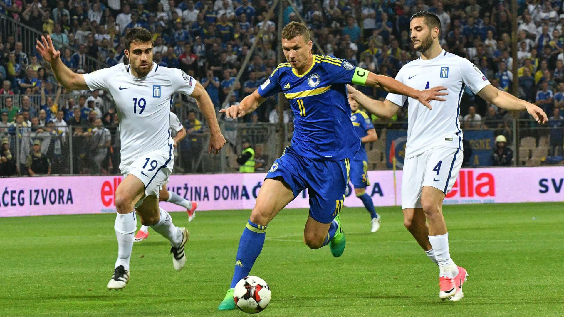 Edin Dzeko Bosnia Greece
