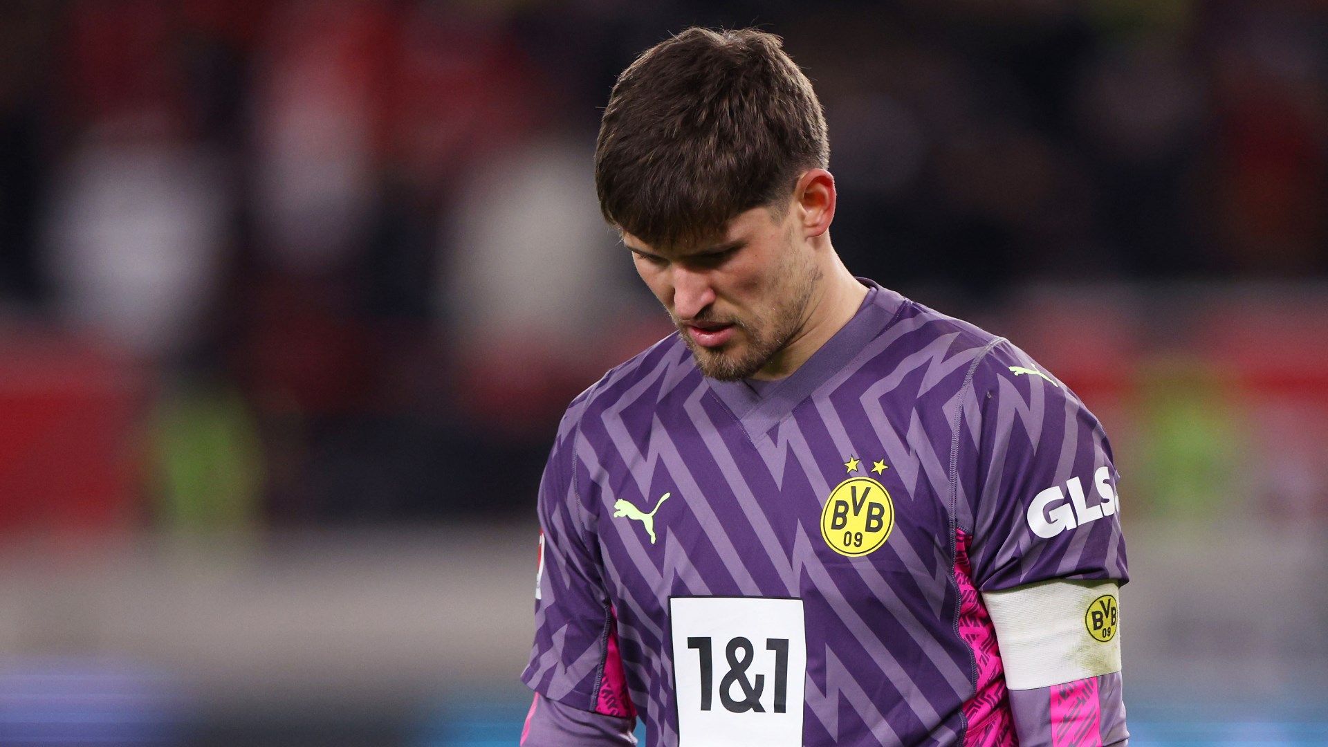 Gregor Kobel Dortmund Bundesliga 11112023