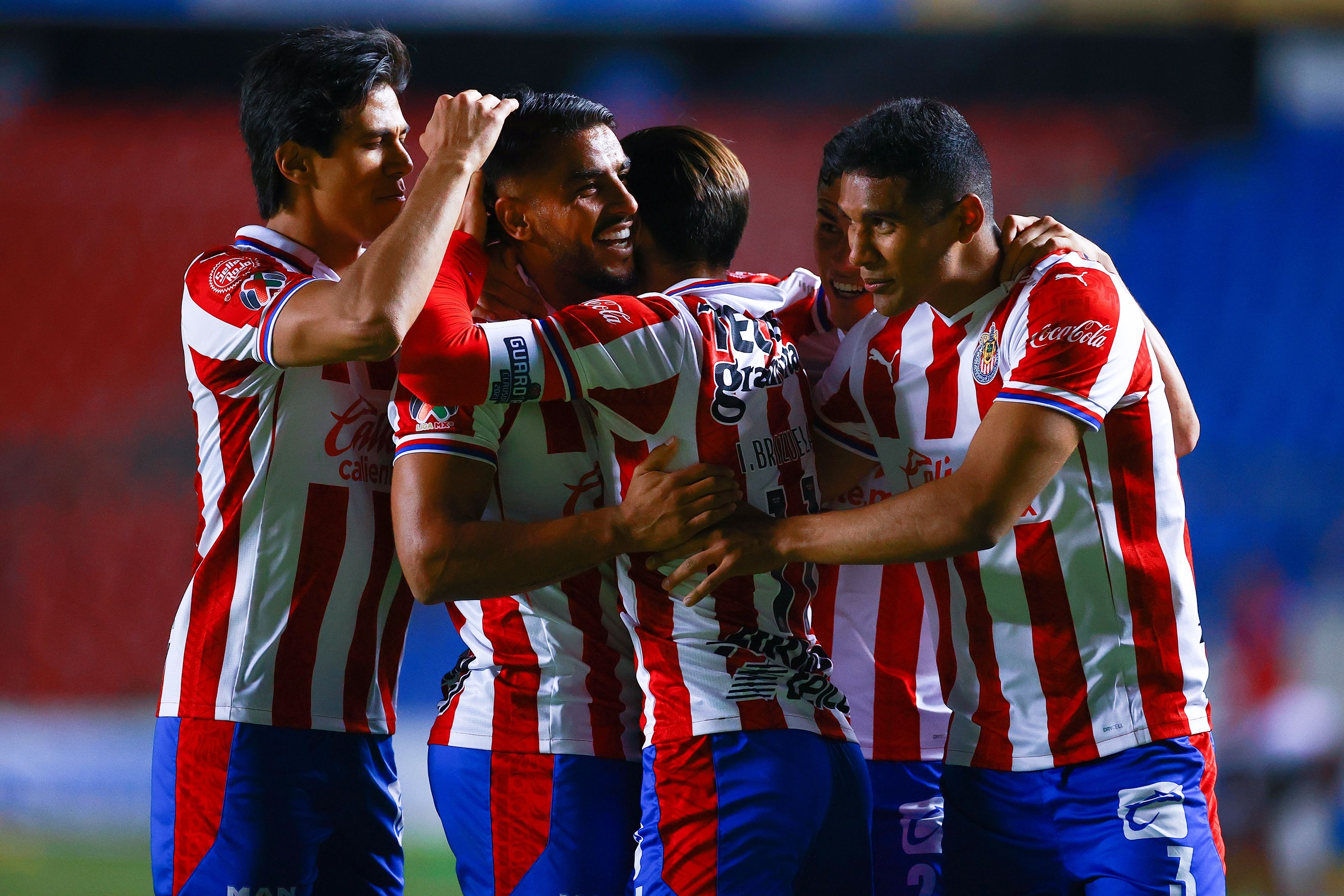 José Juan Macías Miguel Ponce Chivas 030321