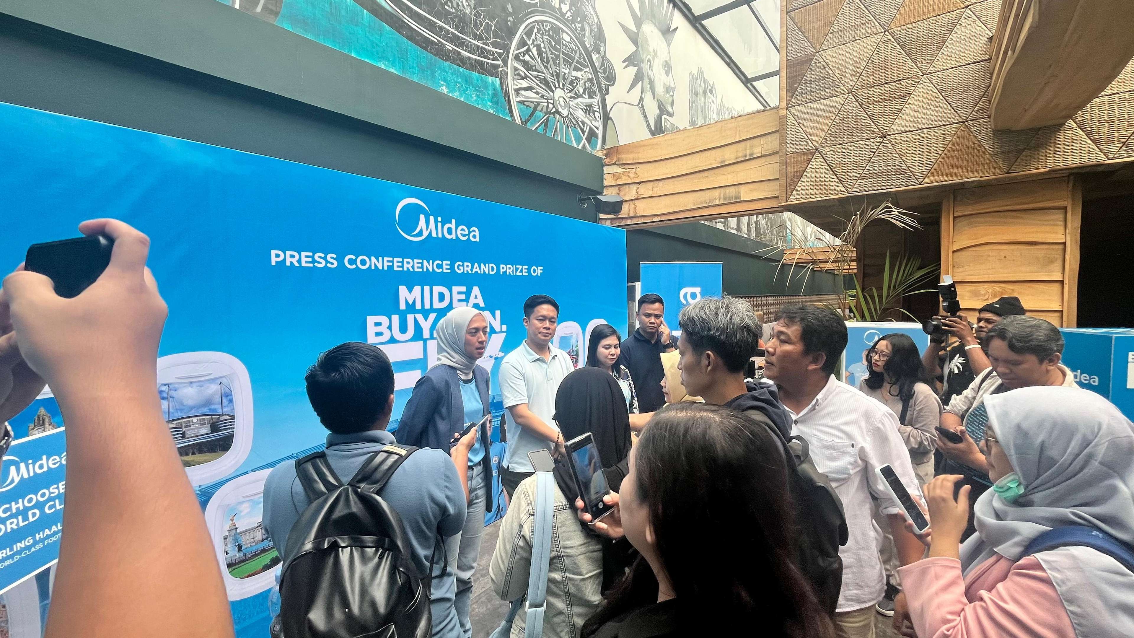 Midea Buy.Win.Fly 2.0