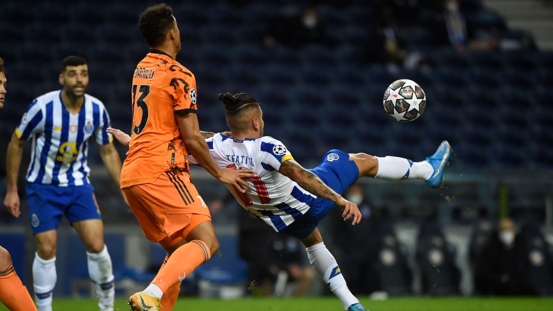 Danilo Porto Juventus Champions League