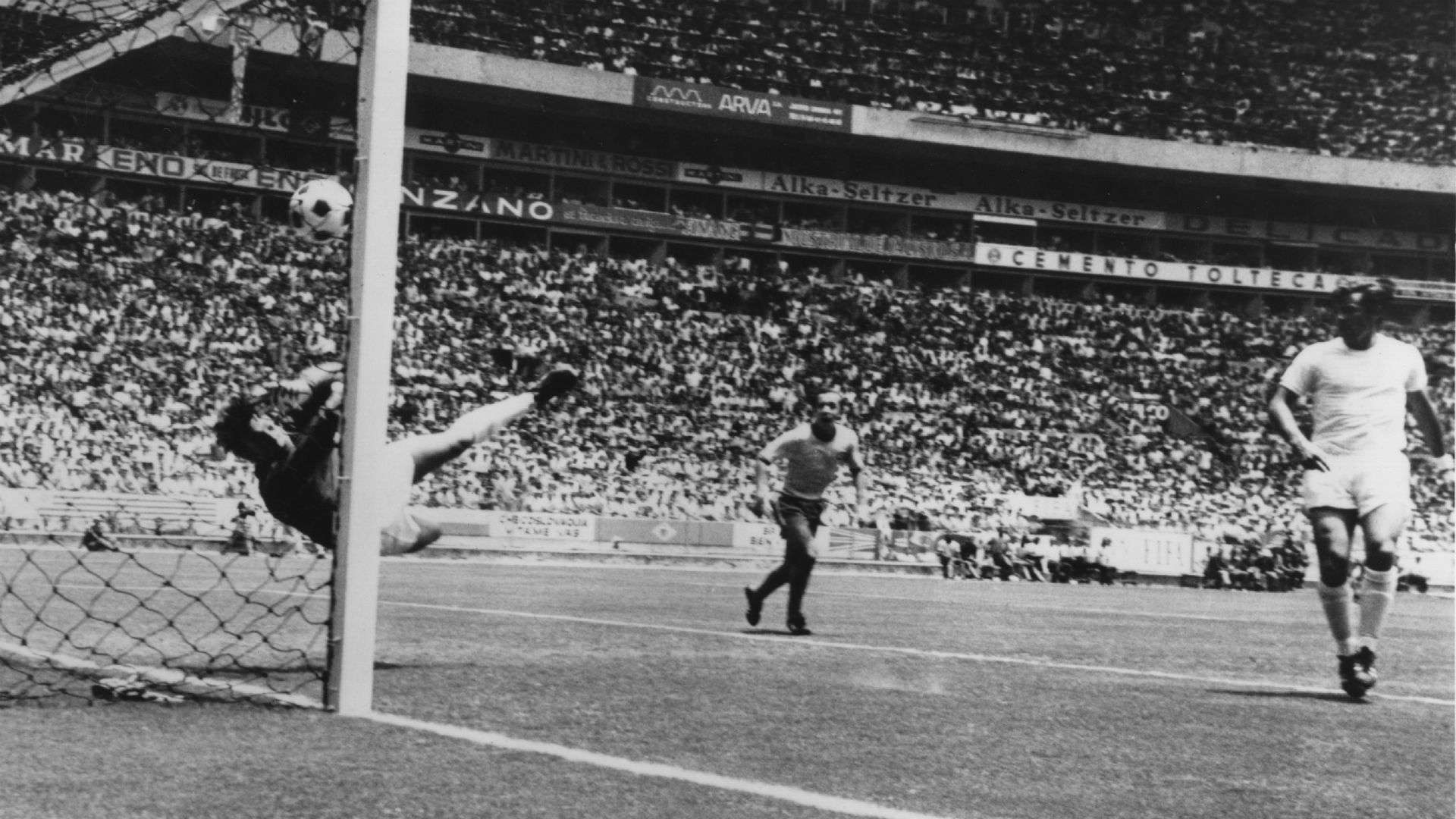 Gordon Banks England Brazil 01061970