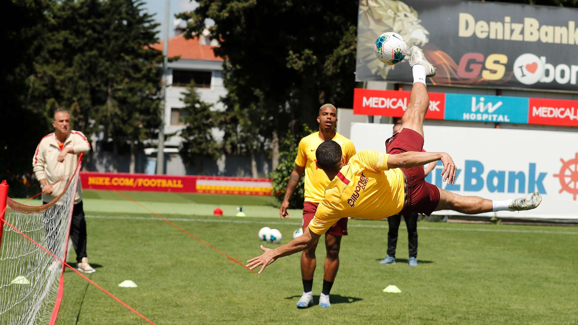 Galatasaray training 06042020