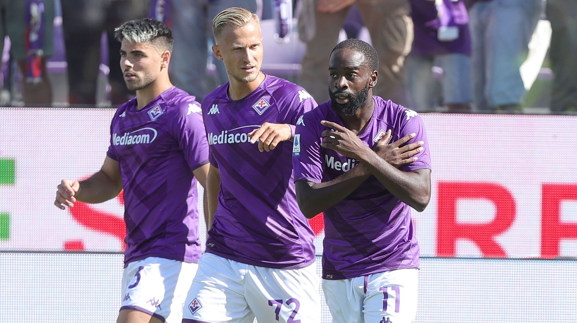 ikone esultanza fiorentina verona