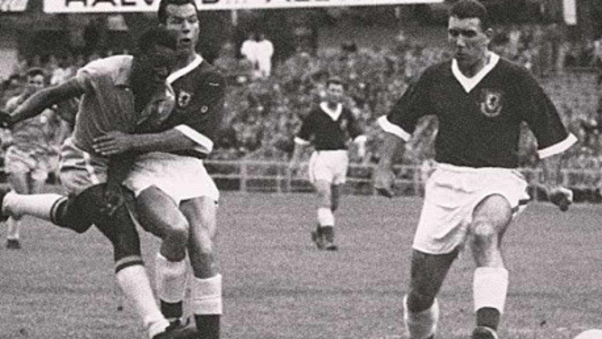 Copa de 1958, Brasil x País de Gales, Pelé