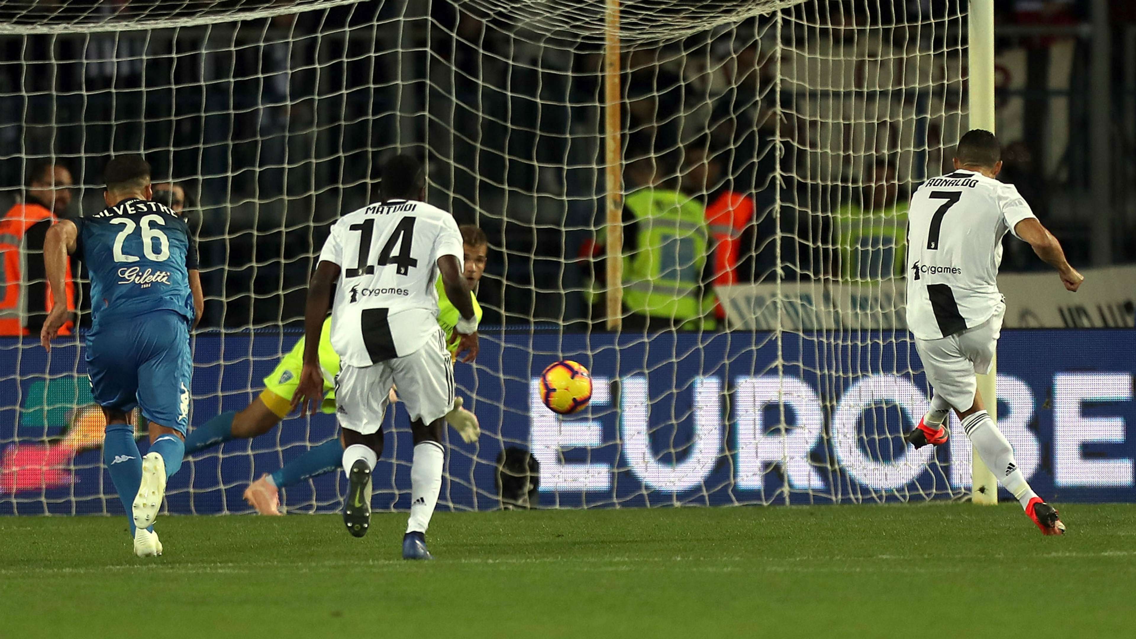 Ronaldo penalty Empoli-Juventus