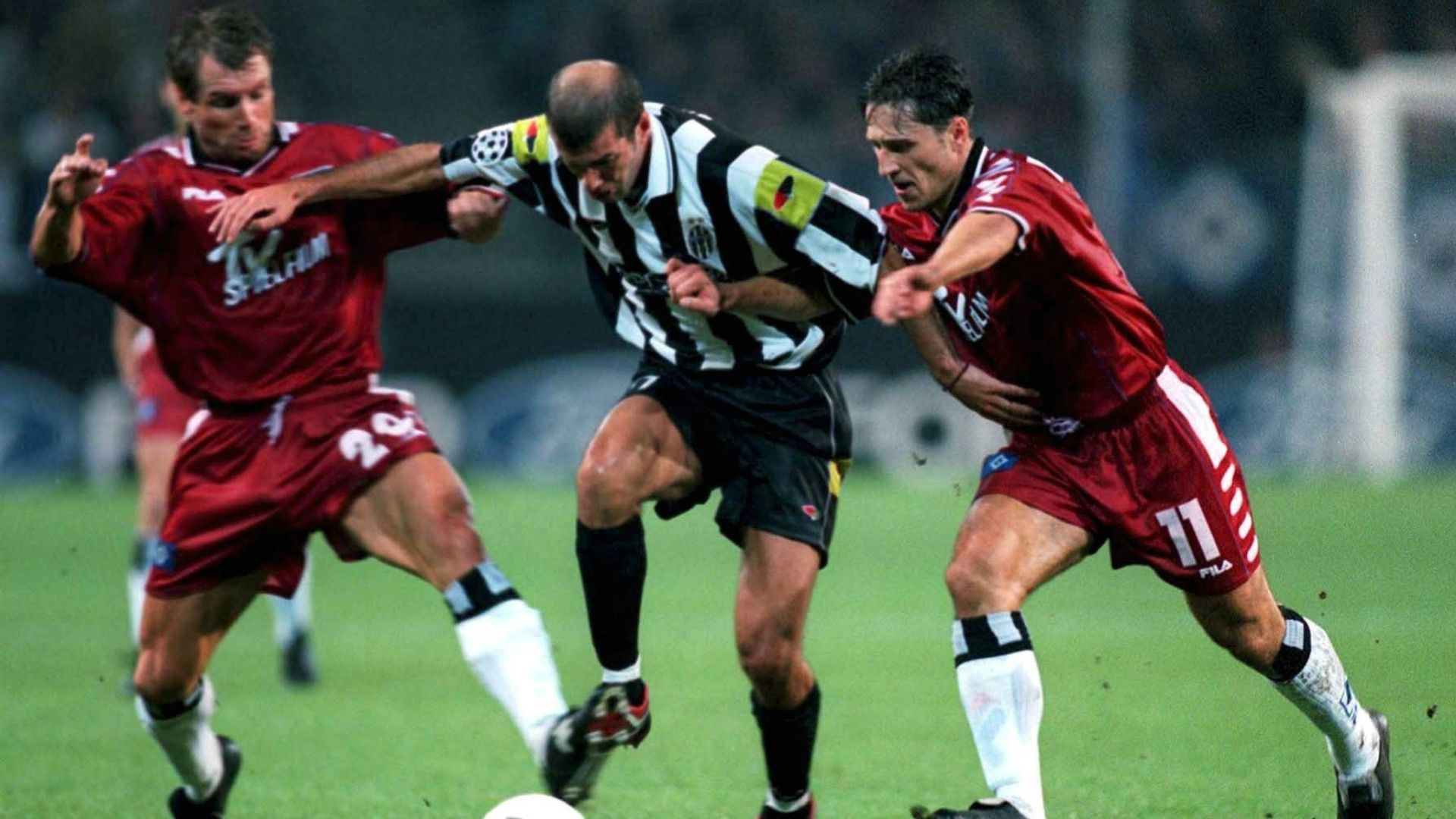 ZINEDINE ZIDANE CHAMPIONS LEAGUE JUVENTUS HAMBURG