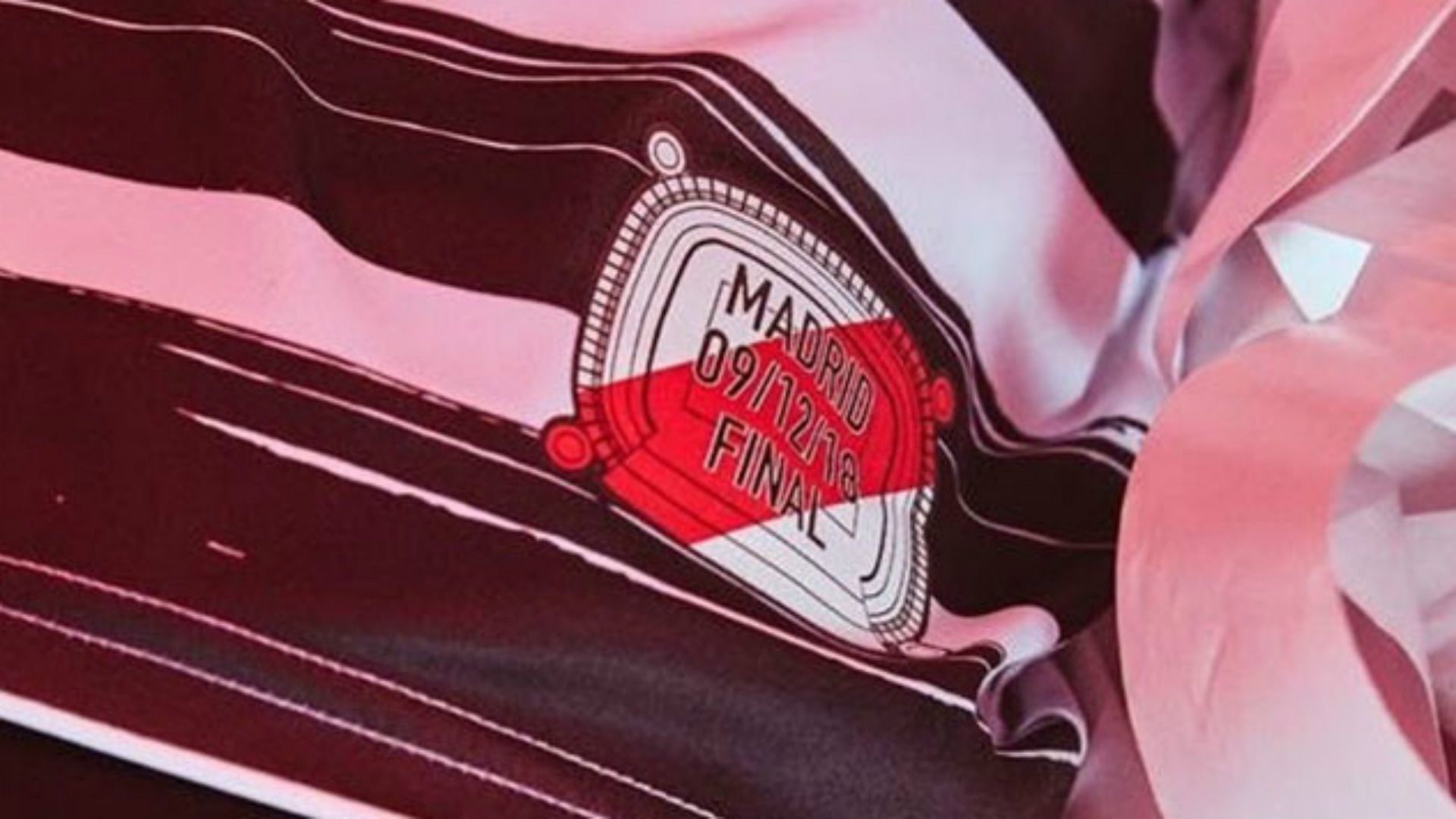 parche River camiseta alternativa 2020