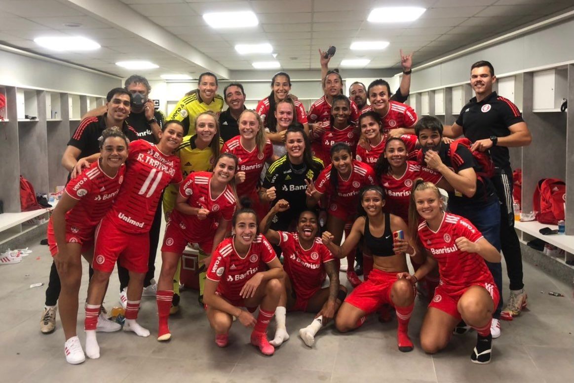 Internacional comemora classificação no Brasileirão Feminino de 2021
