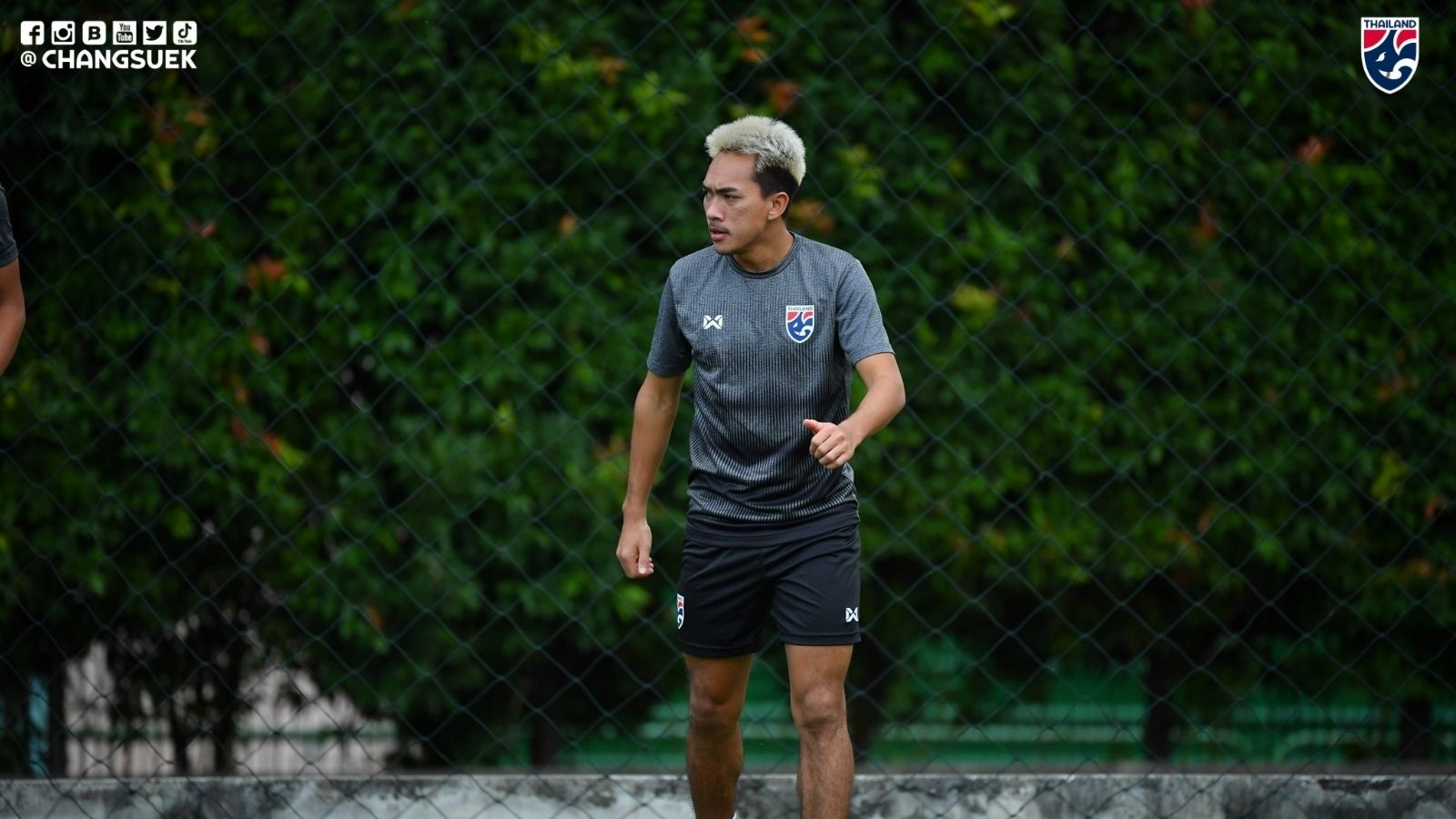 เจนภพ โพธิ์