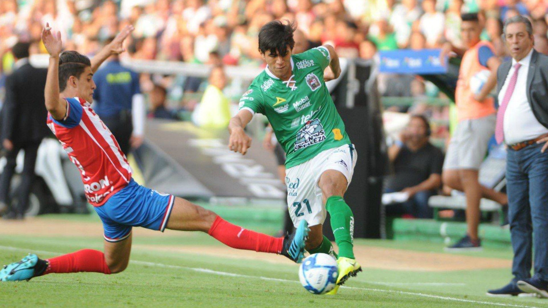 León Chivas José Juan Macías